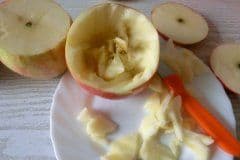 Äpfel aushöhlen