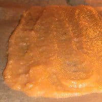 Apfelmus auf Blech