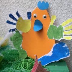 Huhn mit Hand und Fussabdruck
