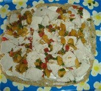 Teigplatte mit Zutaten