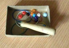 Schachtelgitarre basteln